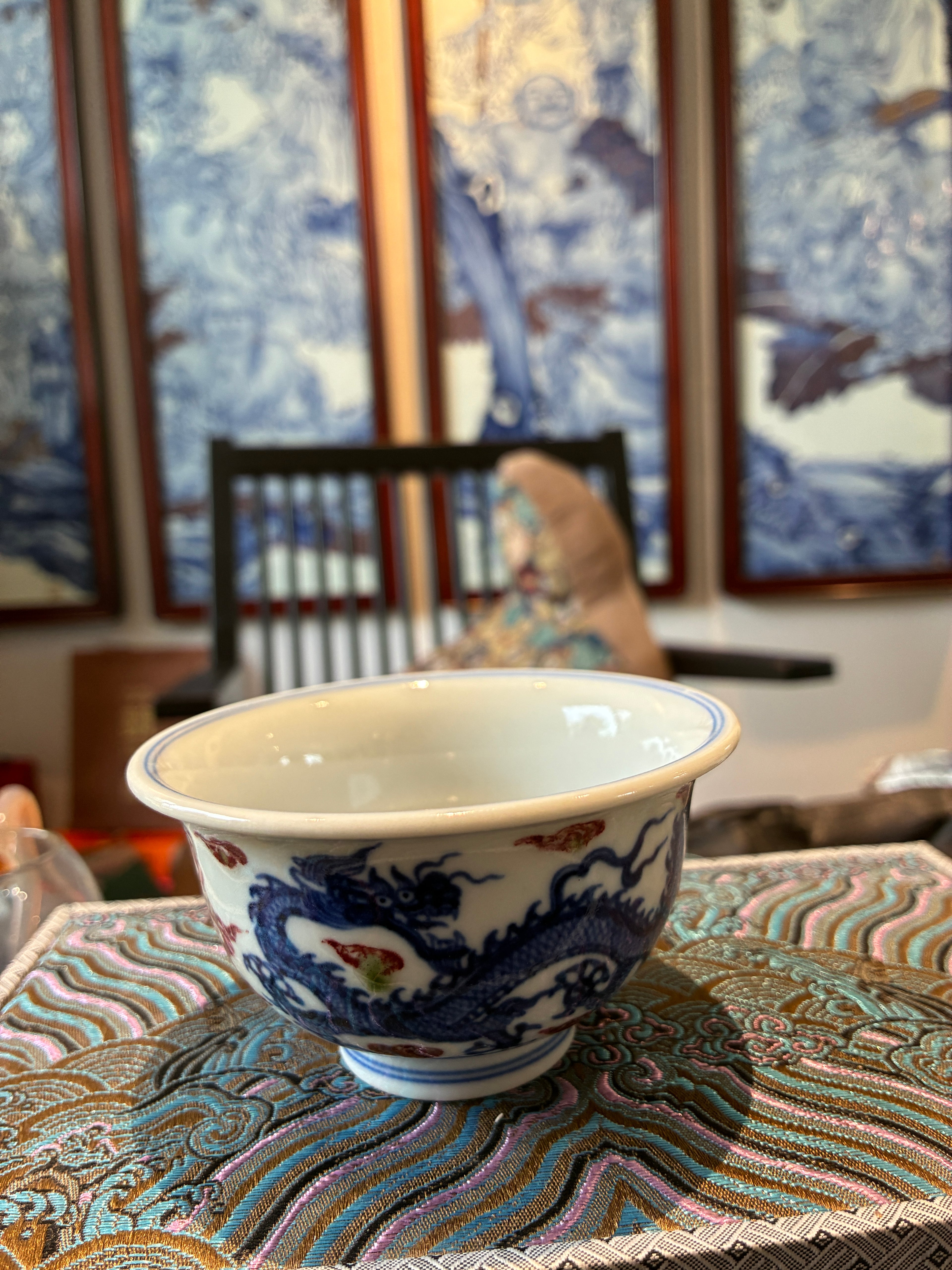 Yu Zhi Lou" Studio Hand- painted Imperial "Cloud Dragon" Ya Shou Bei（Flared Teacup）