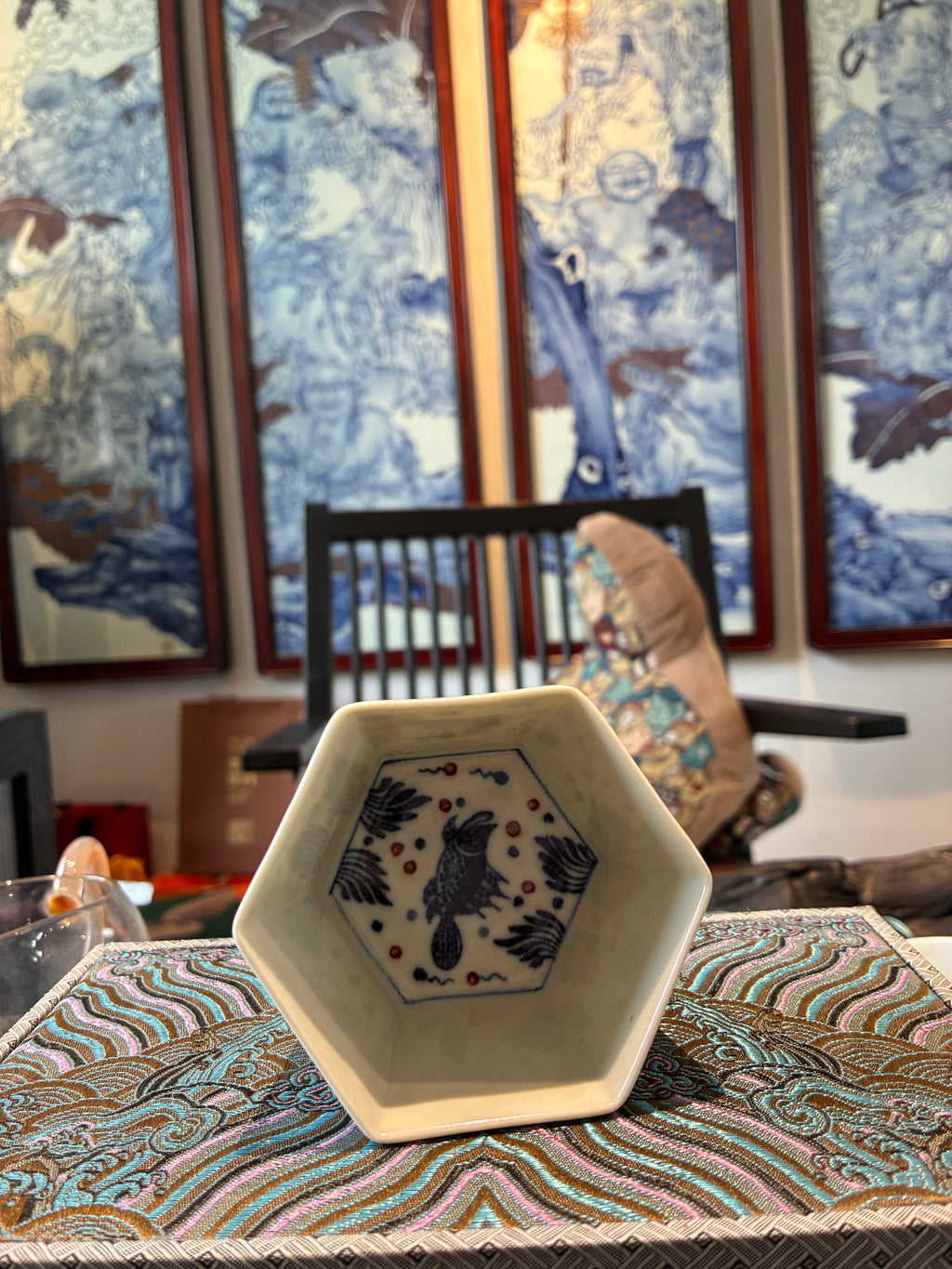 Yu Zhi Lou" Studio Hand- painted "Fish & Lotus" Hexagonal Teacup