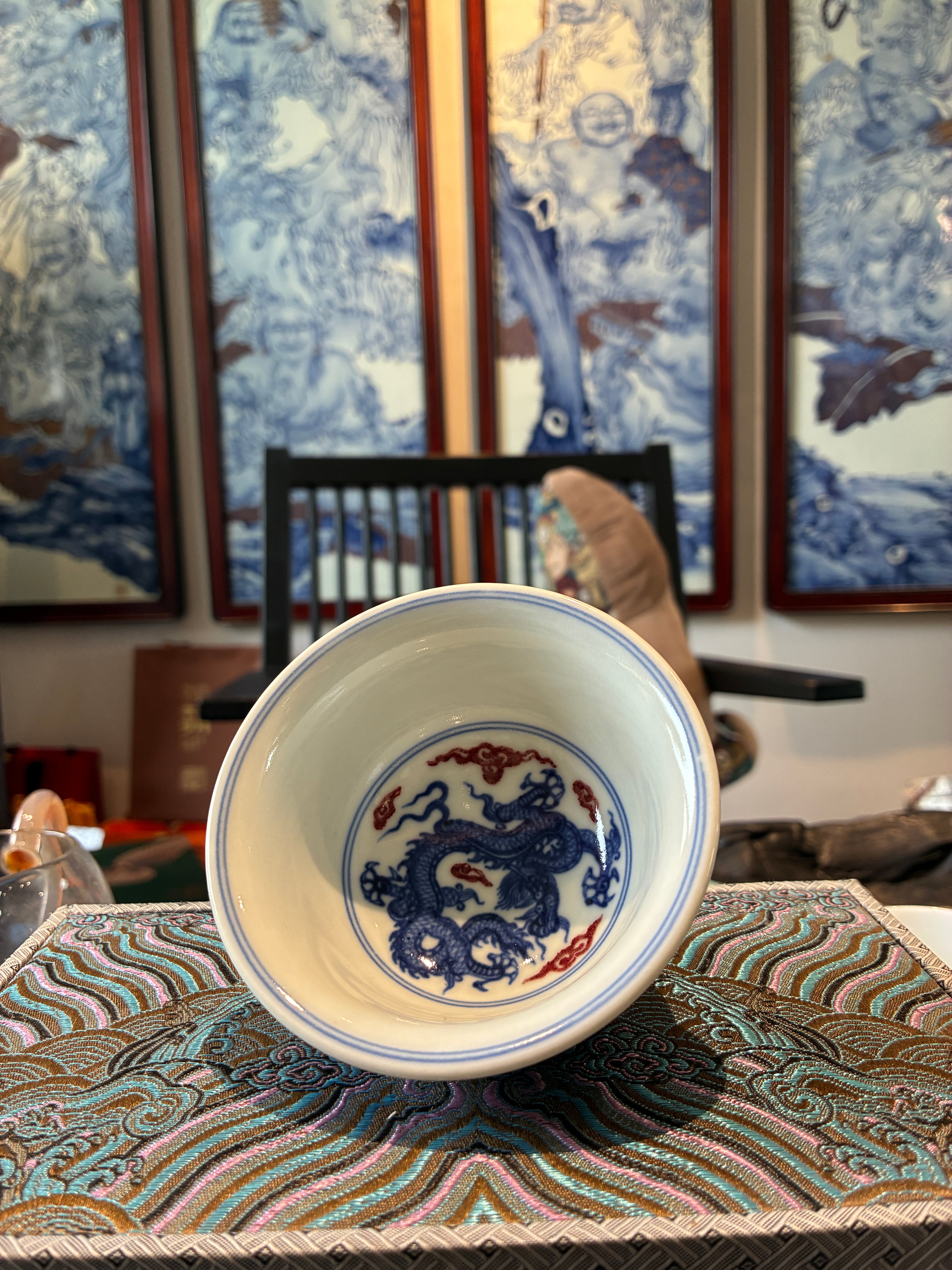 Yu Zhi Lou" Studio Hand- painted Imperial "Cloud Dragon" Ya Shou Bei（Flared Teacup）